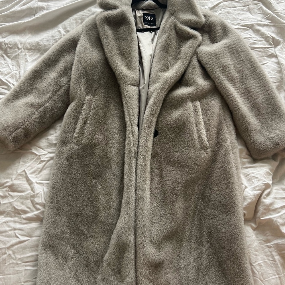 Zara Women's Cozy Gray Teddy Jacket
